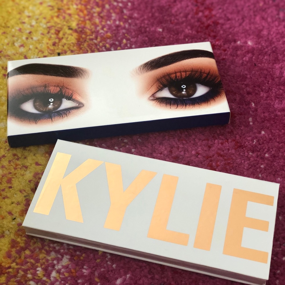 Kylie Cosmetics “Royal Peach Palette”